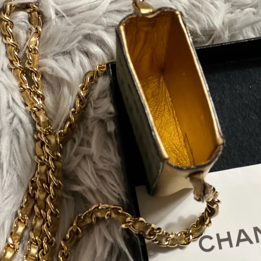 Chanel mini sling/body accessories - Picture 5 of 13